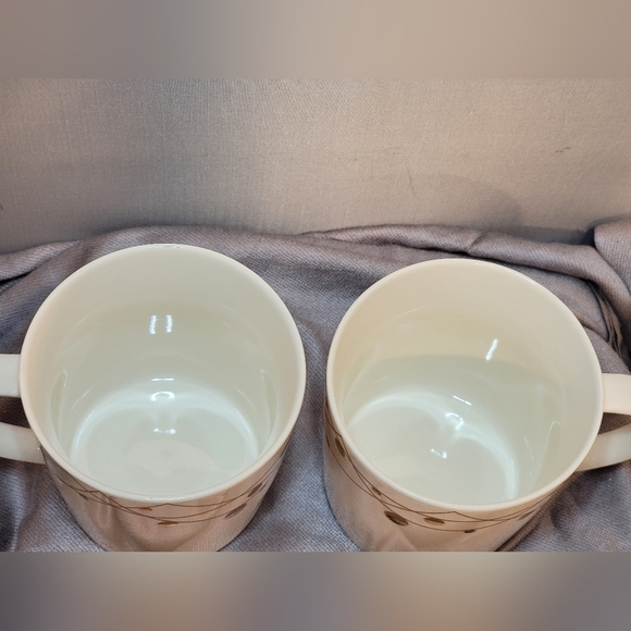 Pair of Starbucks Christmas Coffee Mug New Bone China Porcelaine Anglaise Neuve - Picture 6 of 6